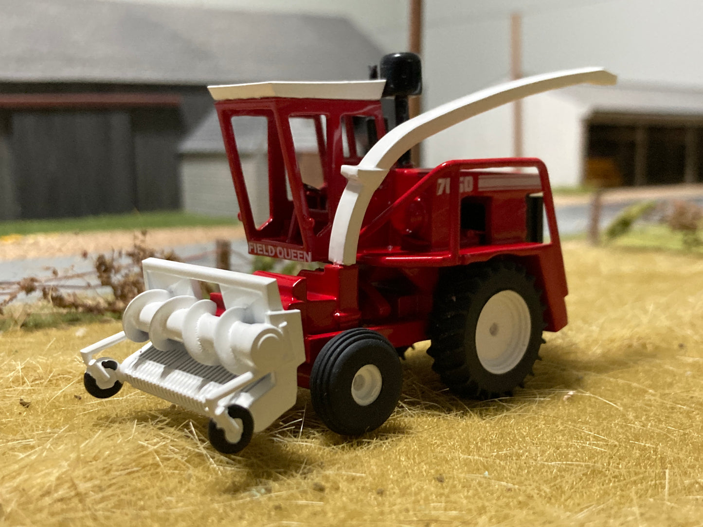 1/64 Field Queen 7650 Forage Harvester Red (with 2 Heads)