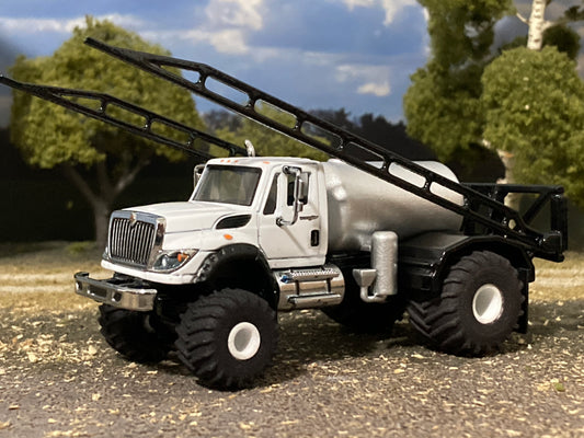 1/64 IH Workstar Floater Sprayer Truck