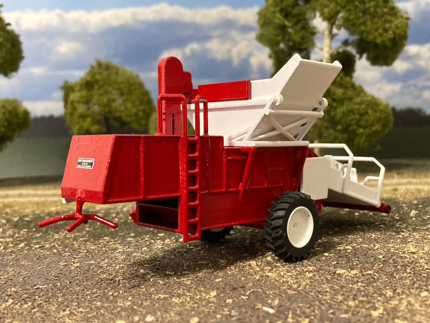 1/64 Bob Model 56 Edible Bean Combine Red