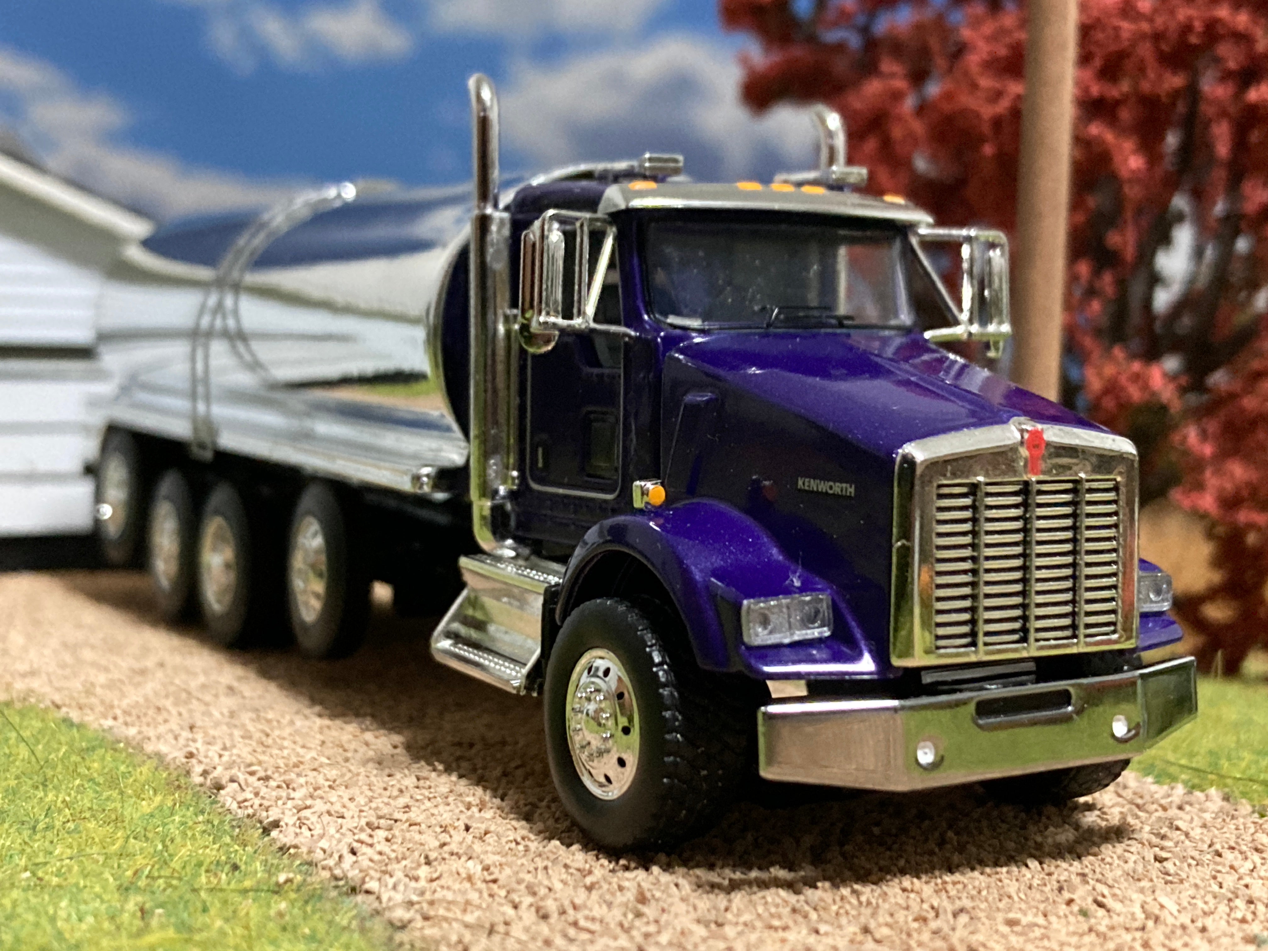 1/64 Milk Truck Quad Axle Kenworth T800 Truck Blue 2 Scale Fabrications