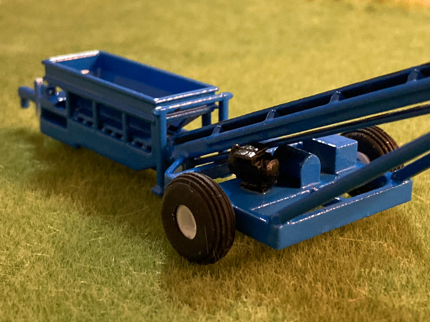 1/64 Fertilizer and Lime Conveyor Floater Loader