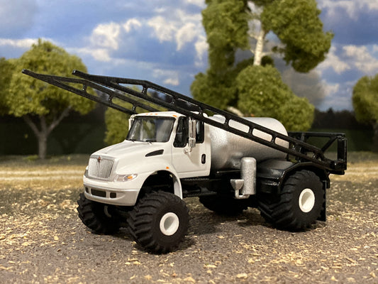 1/64 IH 4400 Floater Sprayer Truck
