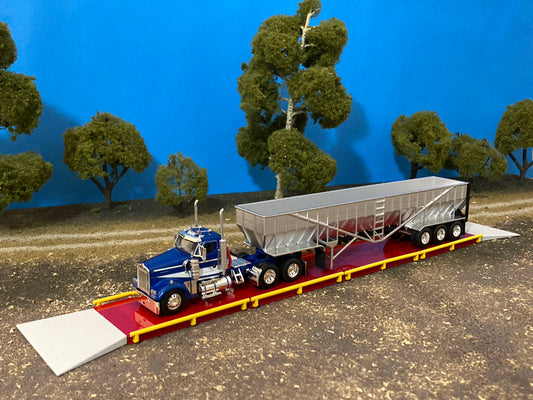 1/64 Truck Scale 70ft Red and Yellow