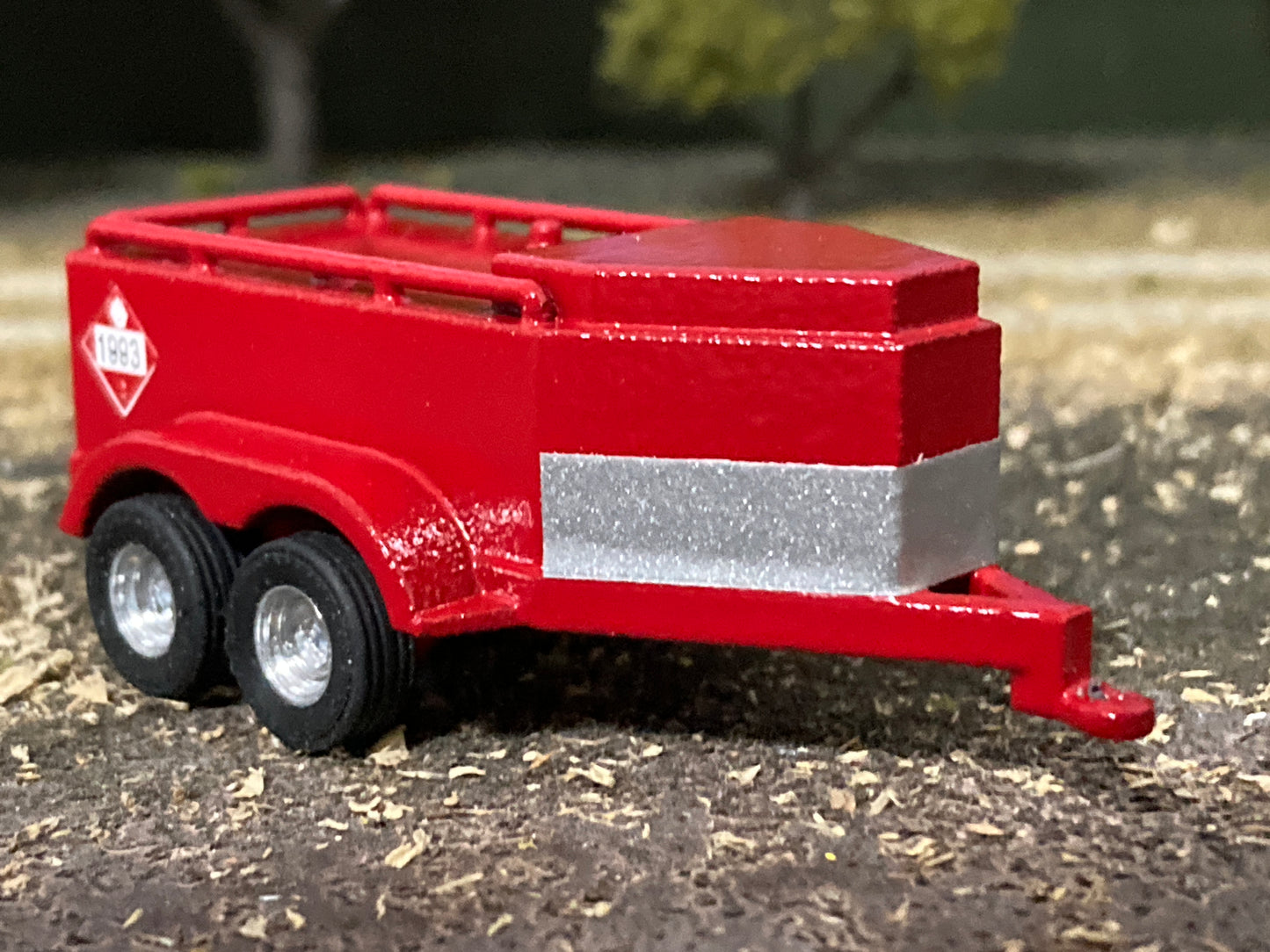 1/64 Fuel Trailer Red 600 gallon (for Ball style hitch)